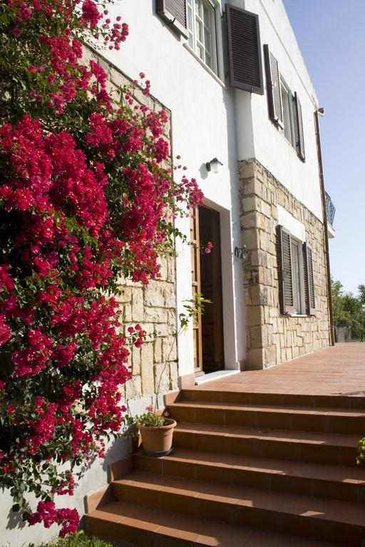 Al Sole Di Pula Bed & Breakfast Екстериор снимка