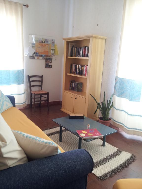 Al Sole Di Pula Bed & Breakfast Екстериор снимка