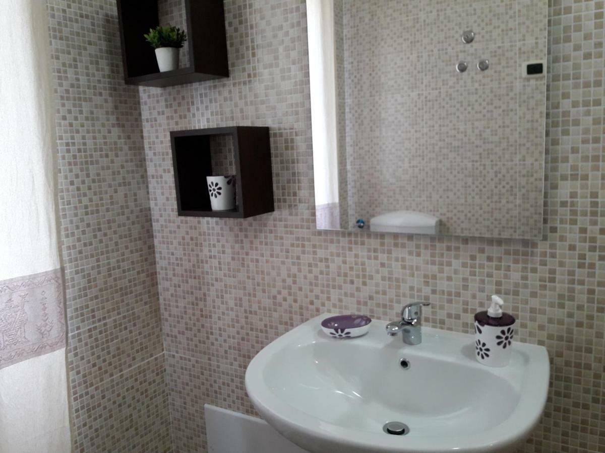 Al Sole Di Pula Bed & Breakfast Екстериор снимка