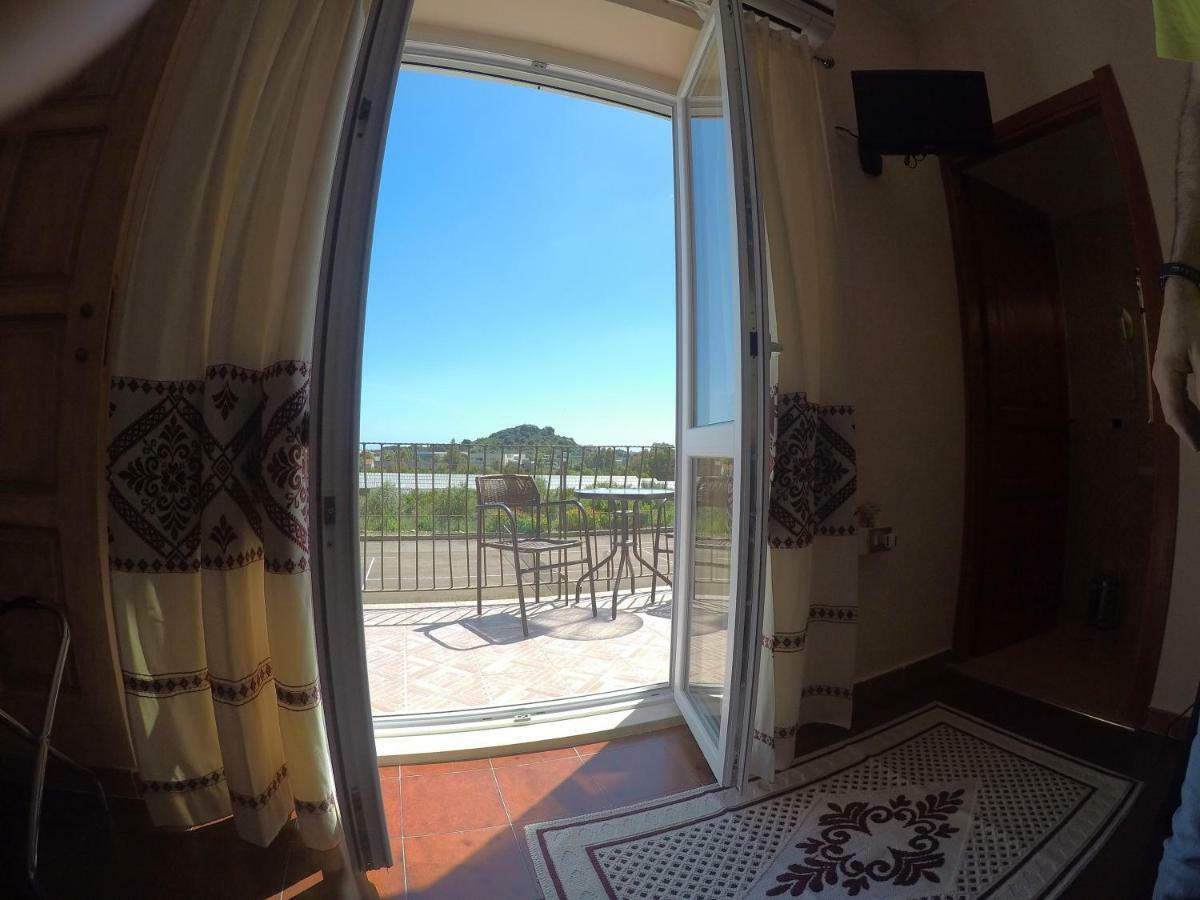 Al Sole Di Pula Bed & Breakfast Екстериор снимка