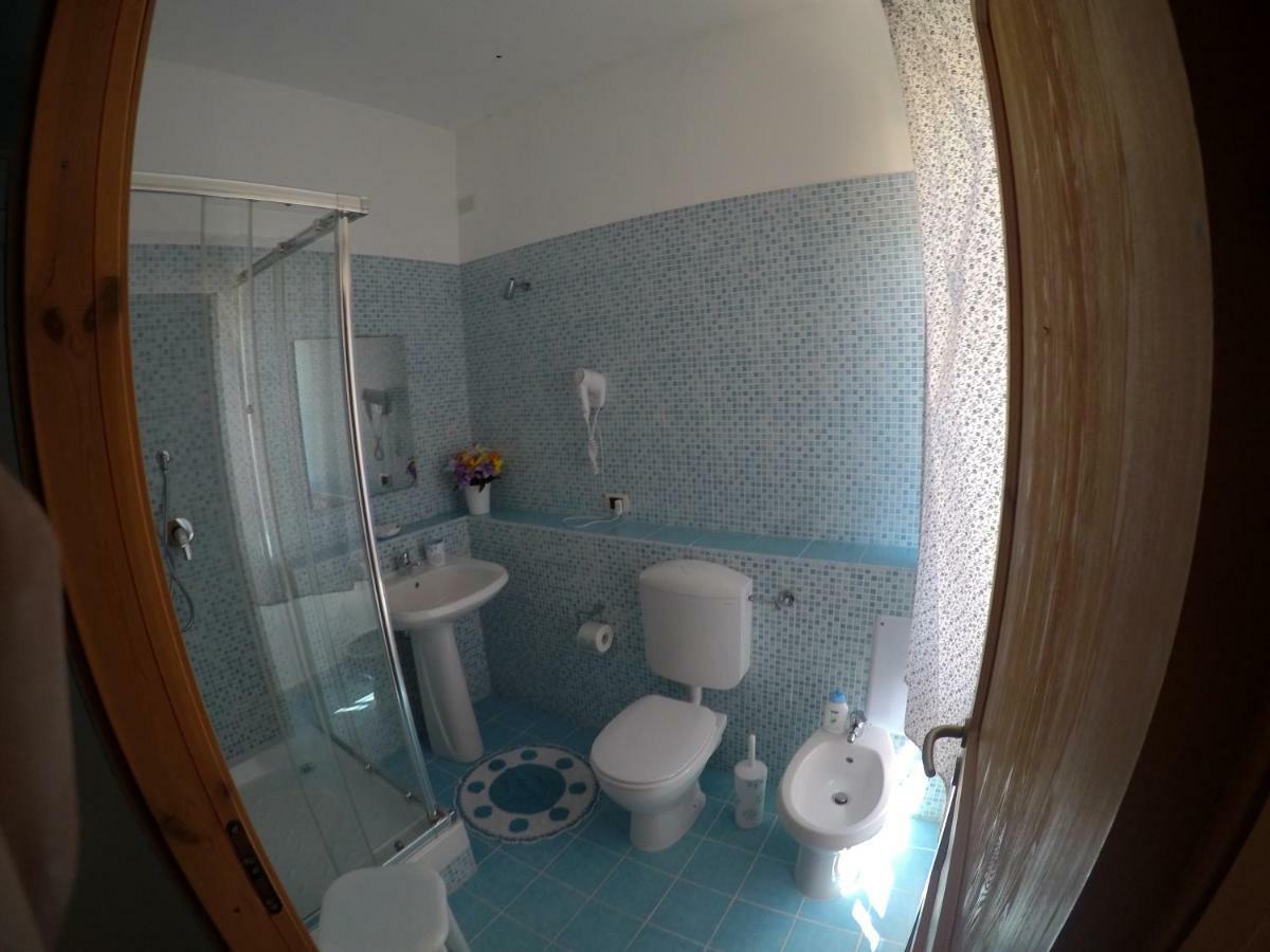 Al Sole Di Pula Bed & Breakfast Екстериор снимка