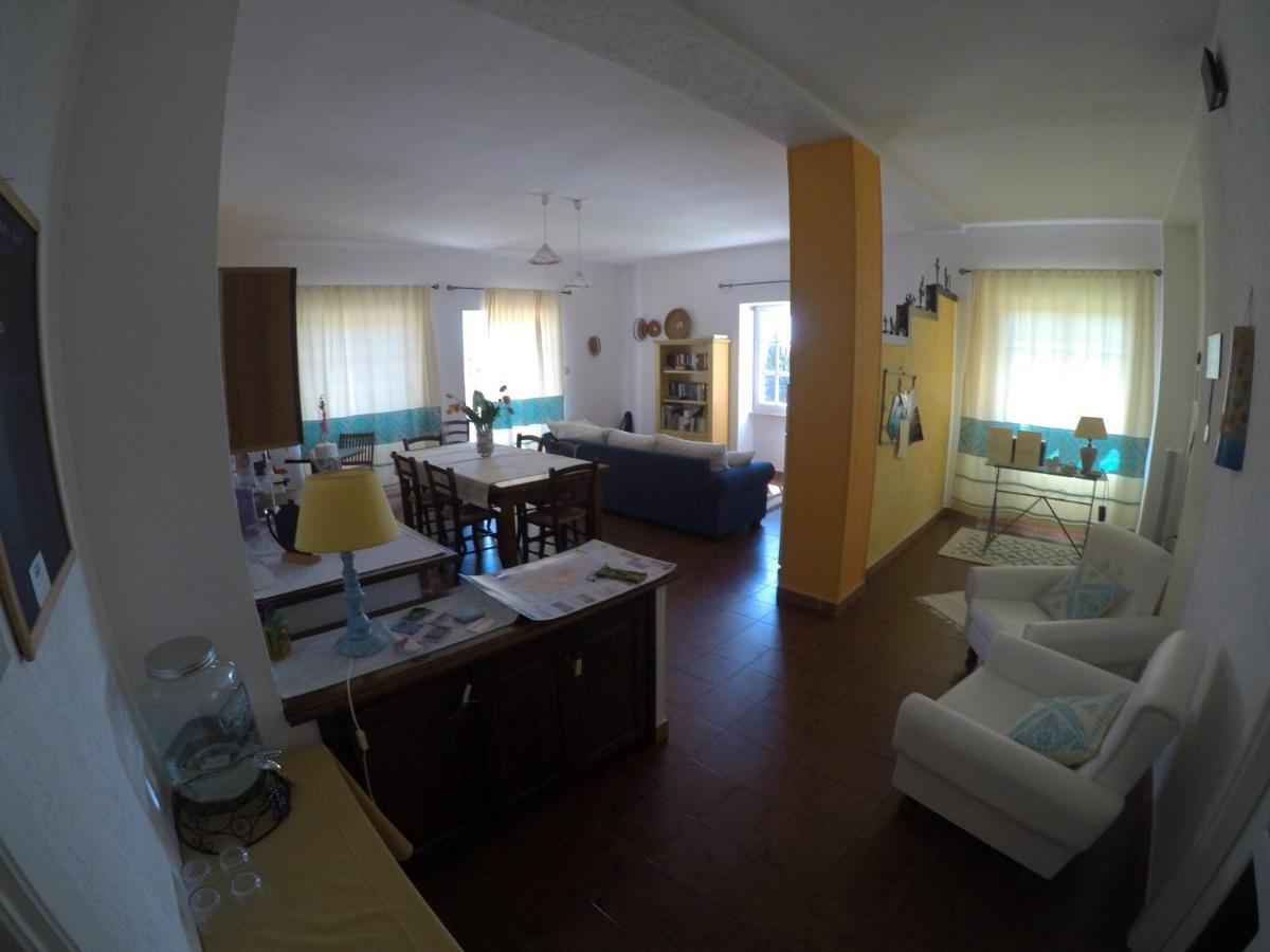 Al Sole Di Pula Bed & Breakfast Екстериор снимка